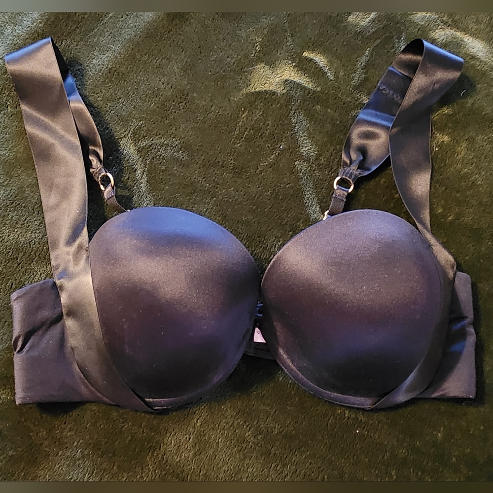 Victoria's Secret Very Sexy Underwire Padded Bra Black 34D. Satin Straps. New